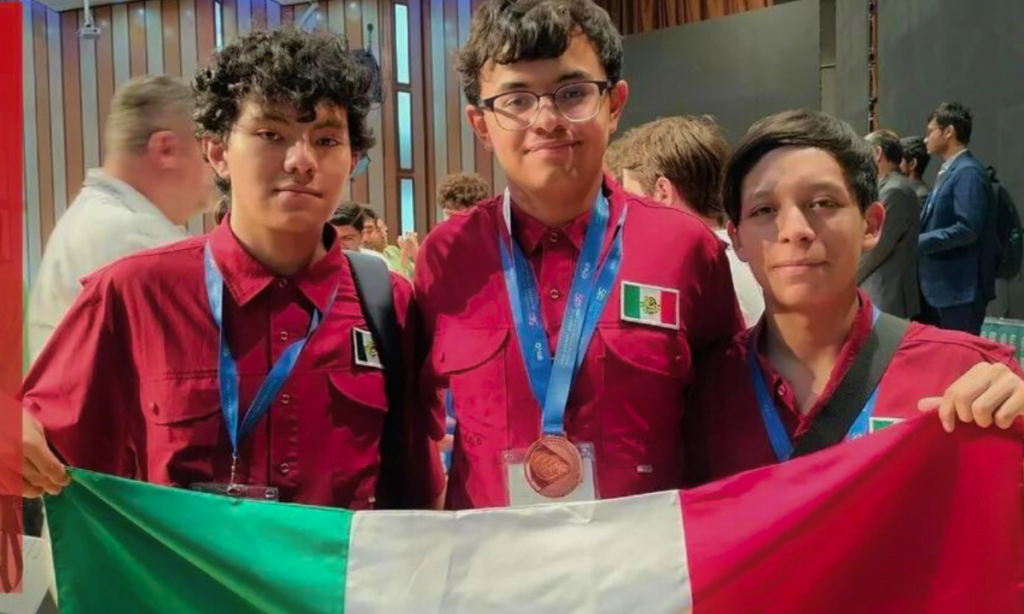 Estudiantes mexicanos ganan medalla en Olimpiada de Física celebrada en Irán