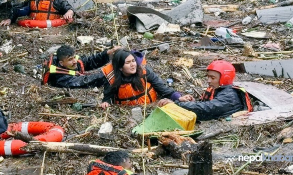 Inundaciones en Nepal dejan al menos 209 muertos