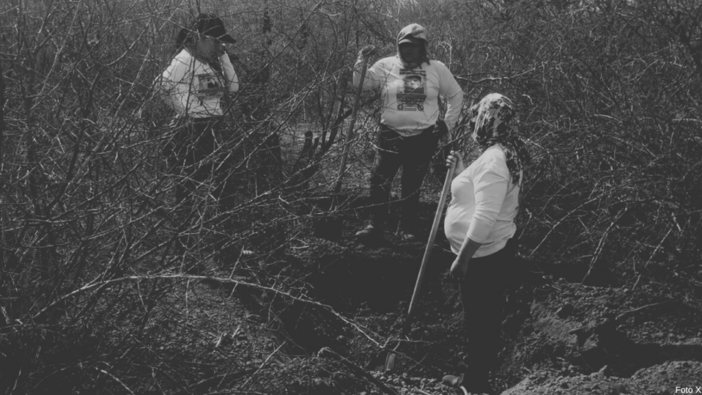 Buscadoras por la Paz hallan 35 fosas clandestinas a las afueras de Hermosillo