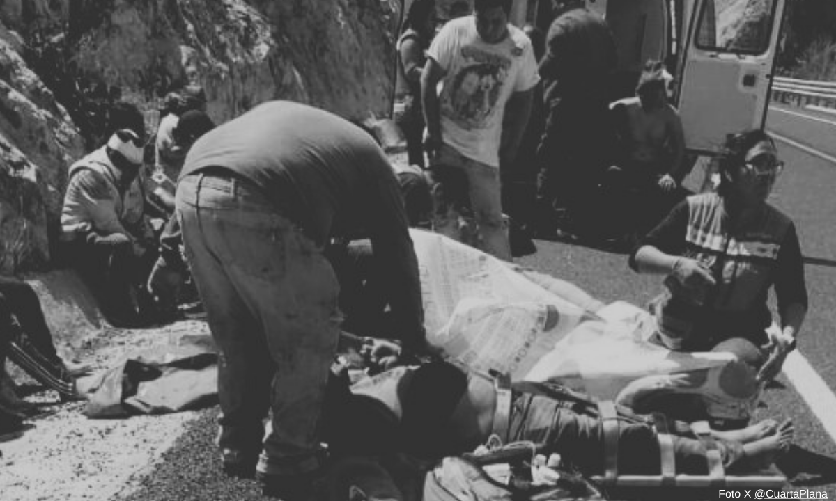 Tragedia en Oaxaca: 11 muertos y 30 heridos tras volcadura de autobús