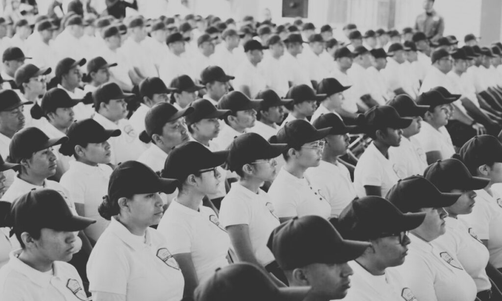 Gobernador Durazo refuerza corporaciones de seguridad con más policías egresados de la USP
