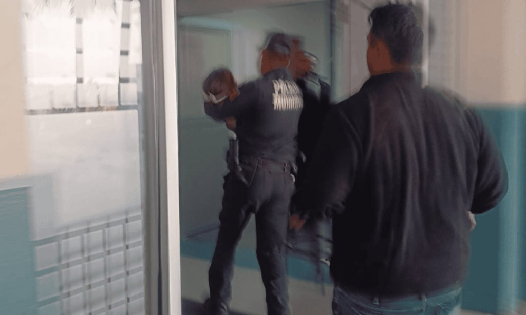 Policías salvan con RCP a niña de tres años en la colonia Cuatro Olivos