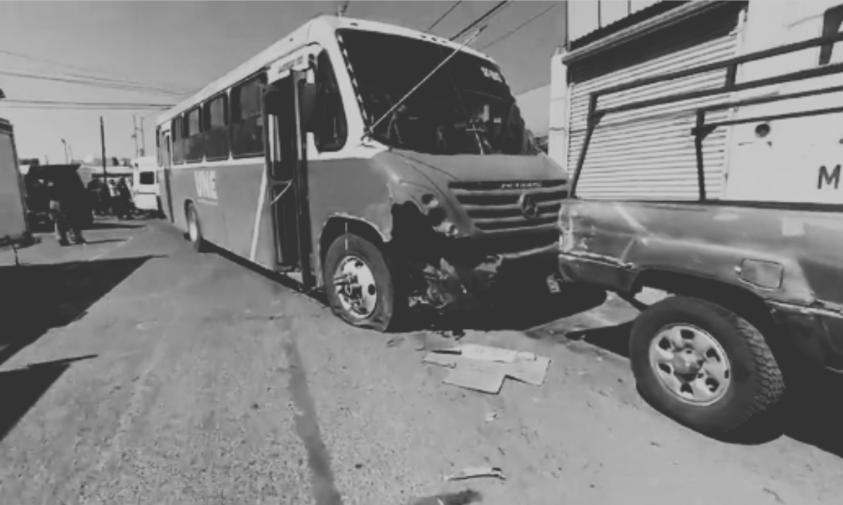 Caos vial en el Centro: choque entre camión y autos deja cinco heridos