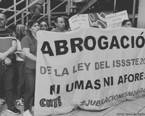 Regresan a las aulas maestros de escuelas federalizadas de Nogales
